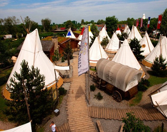 Slapen in wigwam tenten Europa Park