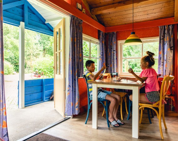 Verblijf met je familie of vrienden in de ruime bungalows van Hacienda Slagharen