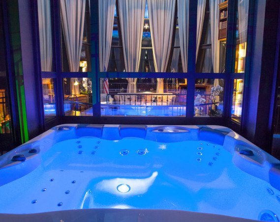 Geniet van je kamer met jacuzzi bij Hotel Bell Rock Europa Park